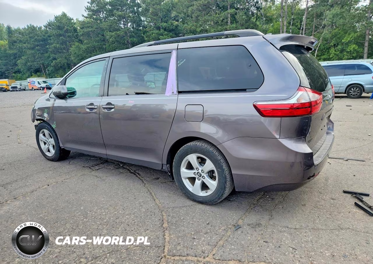 2018 Toyota Sienna Le VIN:5TDKZ3DC9JS951042 - 2