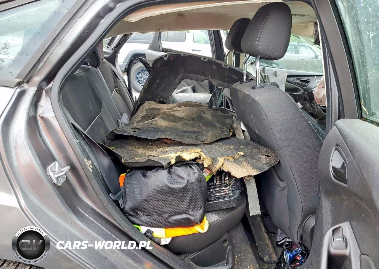 2012 Ford Focus Se VIN:1FAHP3F2XCL186695 - 10