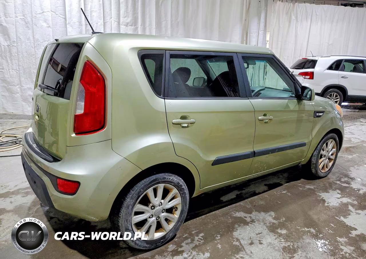 2013 Kia Soul Base VIN:KNDJT2A51D7607281 - 3