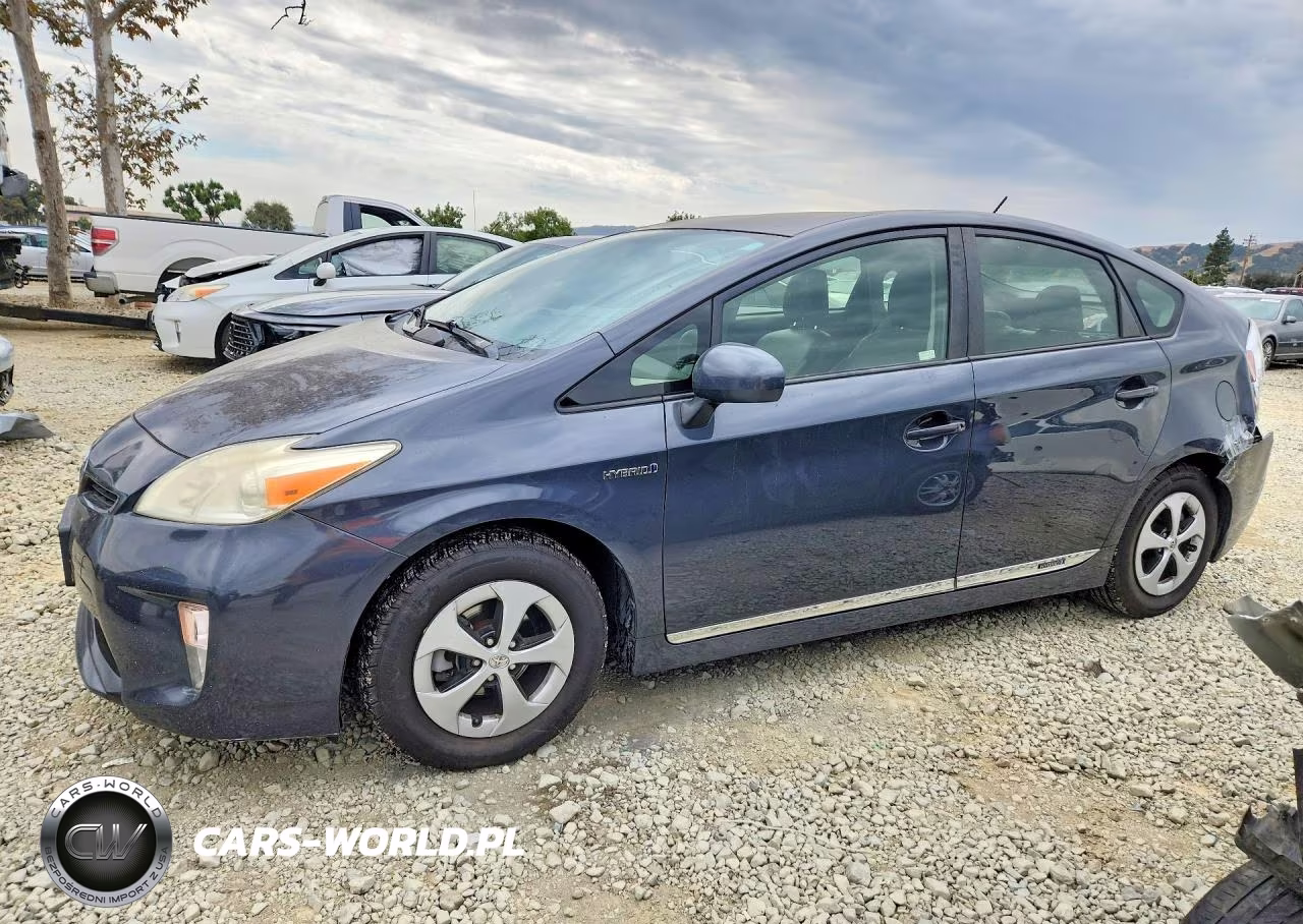 2013 Toyota Prius Two – zdjęcie 1 z 12
