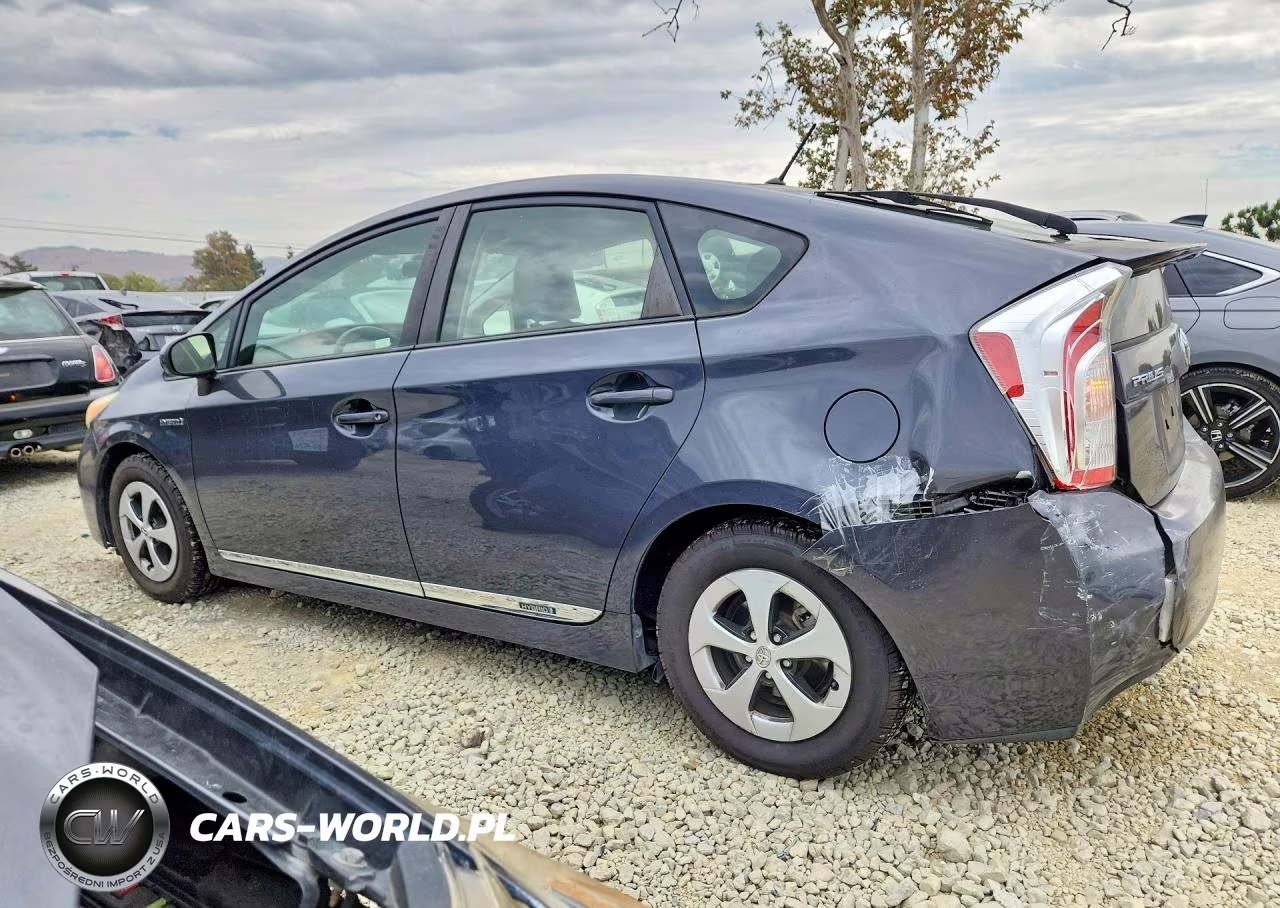 2013 Toyota Prius Two VIN:JTDKN3DU8D5564514 - 2