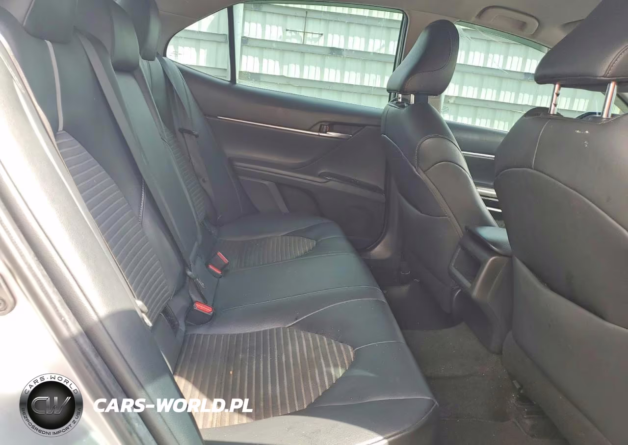 2018 Toyota Camry Se VIN:4T1B11HK6JU117900 - 10