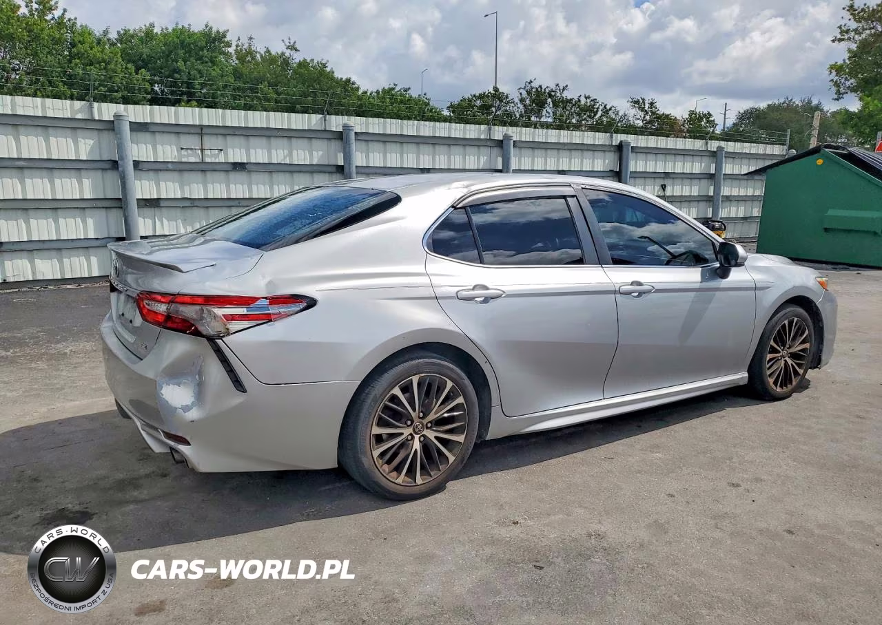 2018 Toyota Camry Se VIN:4T1B11HK6JU117900 - 3