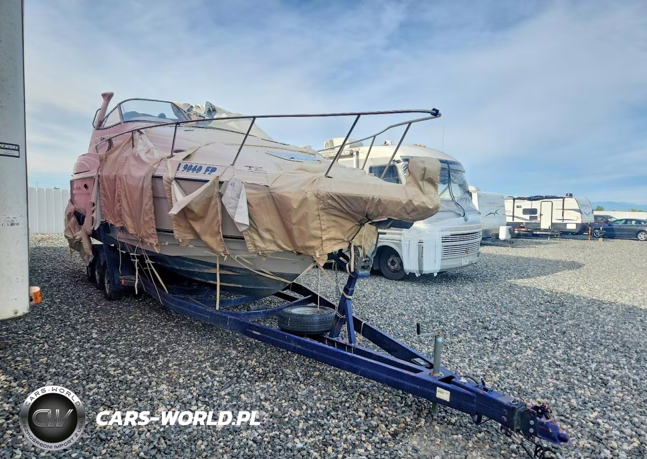 1999 Cruiser Boat