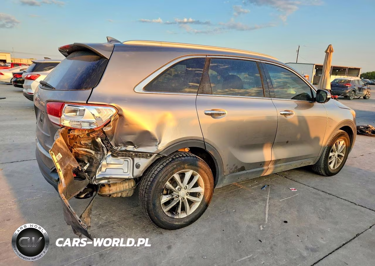 2018 Kia Sorento Lx VIN:5XYPG4A33JG346033 - 3