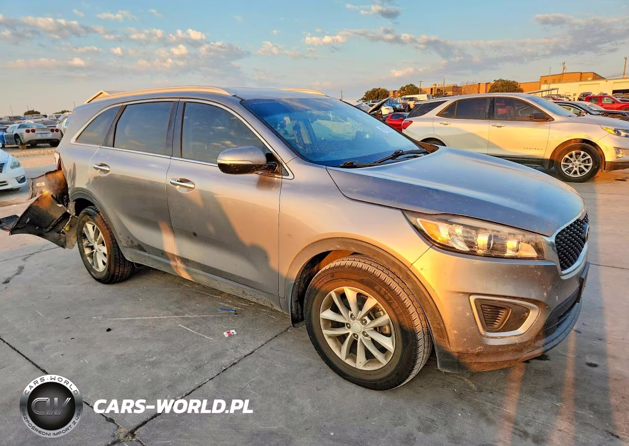 2018 Kia Sorento Lx VIN:5XYPG4A33JG346033 - 4