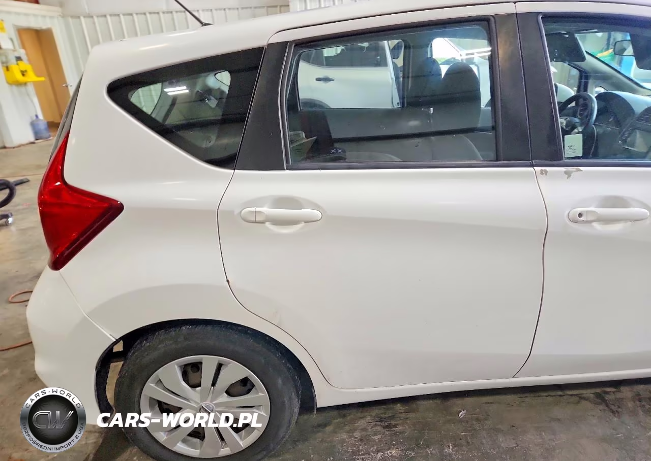 2019 Nissan Versa Note S VIN:3N1CE2CP4KL360772 - 10
