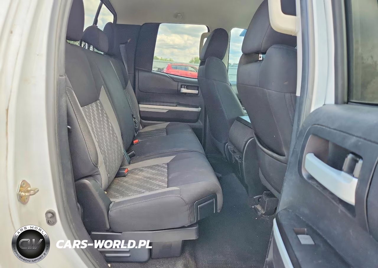 2019 Toyota Tundra Sr5 VIN:5TFUW5F10KX820635 - 10