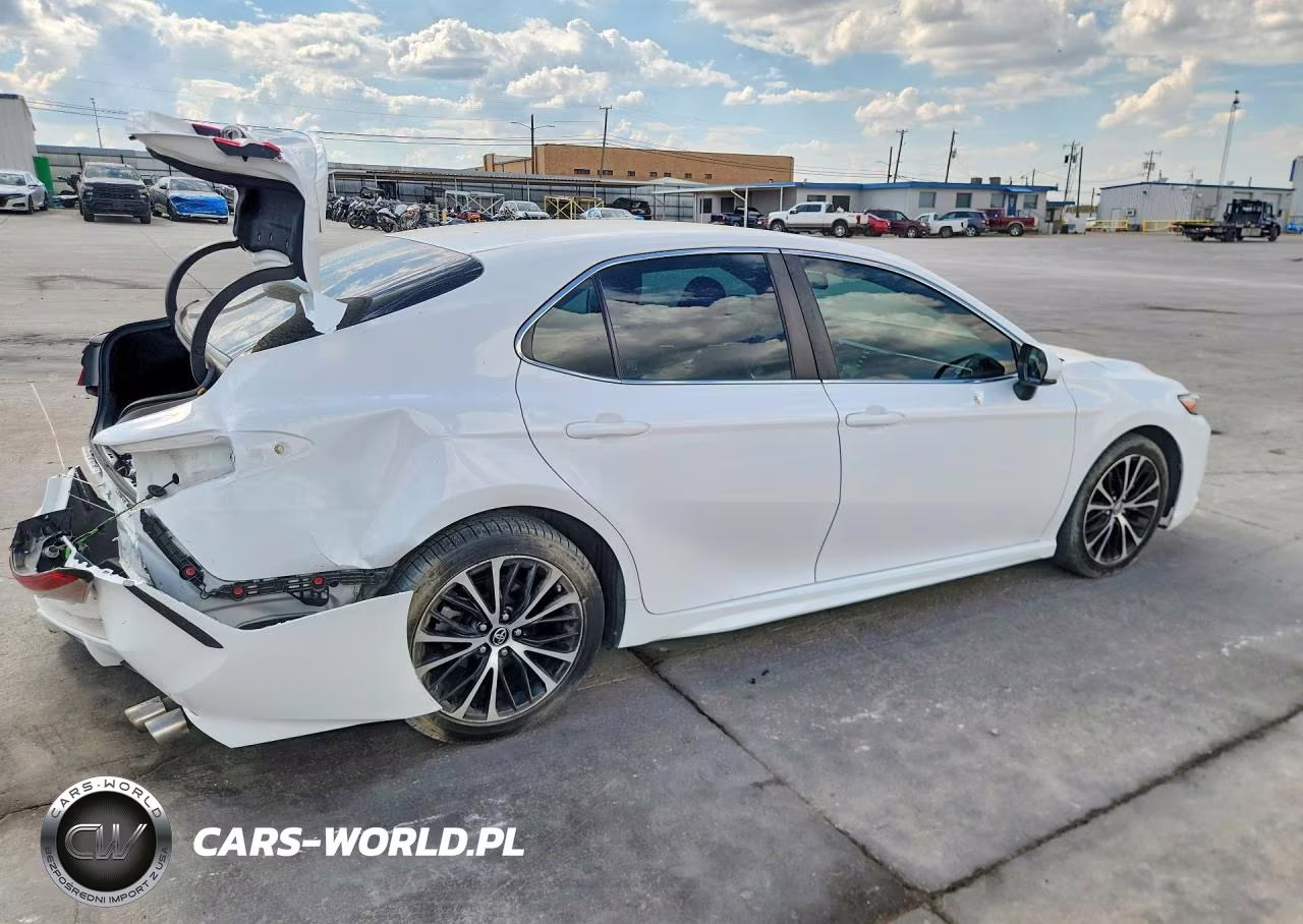 2018 Toyota Camry Se VIN:4T1B11HK8JU148971 - 3