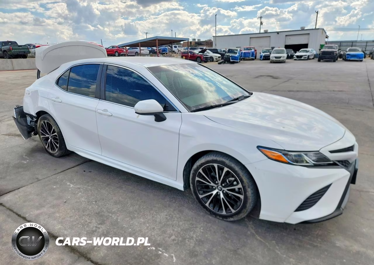 2018 Toyota Camry Se VIN:4T1B11HK8JU148971 - 4