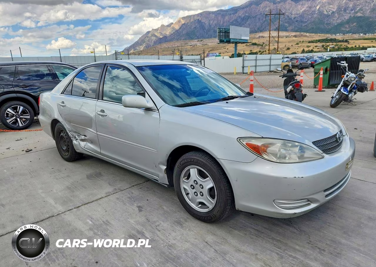 2002 Toyota Camry Le V6 VIN:4T1BF32K72U024312 - 4