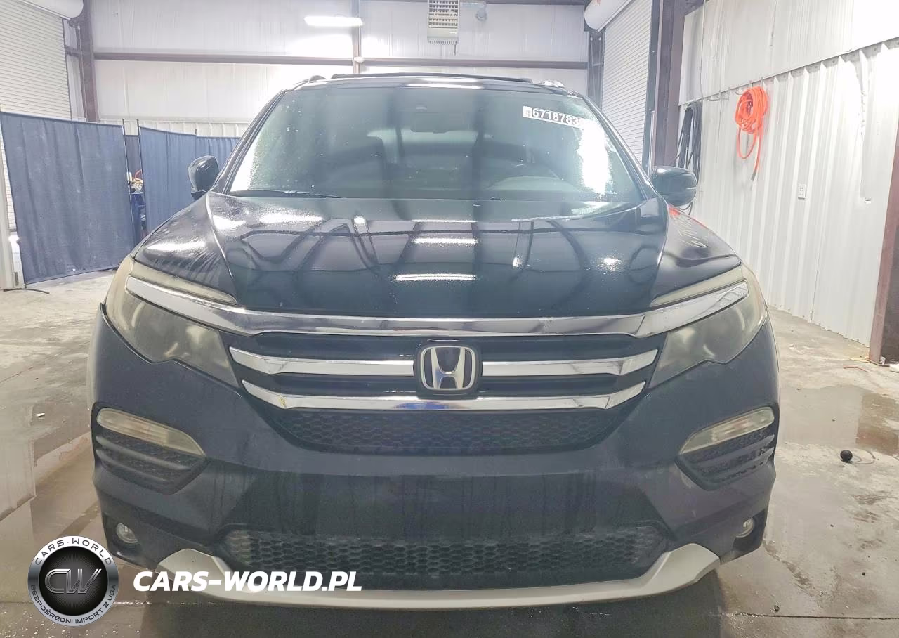 2017 Honda Pilot Touring VIN:5FNYF6H91HB035800 - 5