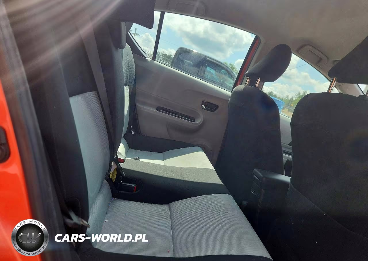 2014 Toyota Prius C Two VIN:JTDKDTB33E1085987 - 10