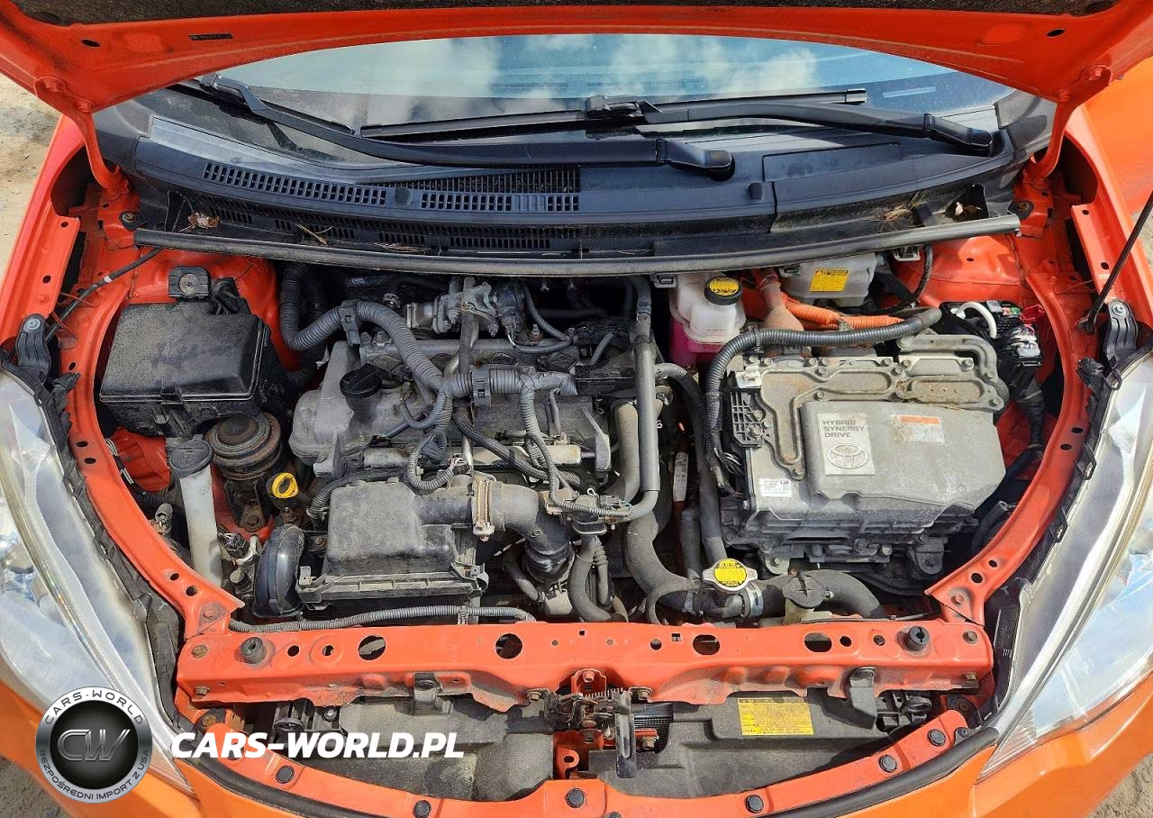 2014 Toyota Prius C Two VIN:JTDKDTB33E1085987 - 11