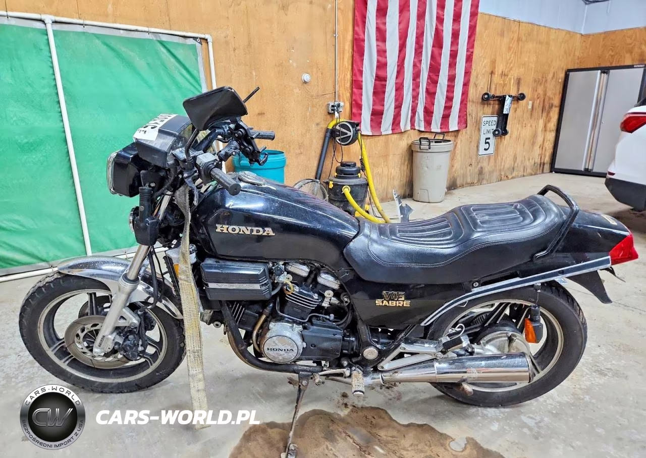 1982 Honda Vf750 S VIN:JH2RC0704CM010698 - 3