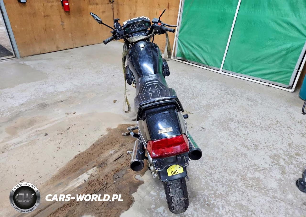 1982 Honda Vf750 S VIN:JH2RC0704CM010698 - 4