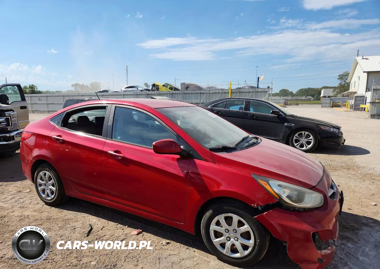 2013 Hyundai Accent Gls VIN:KMHCT4AE7DU494812 - 4