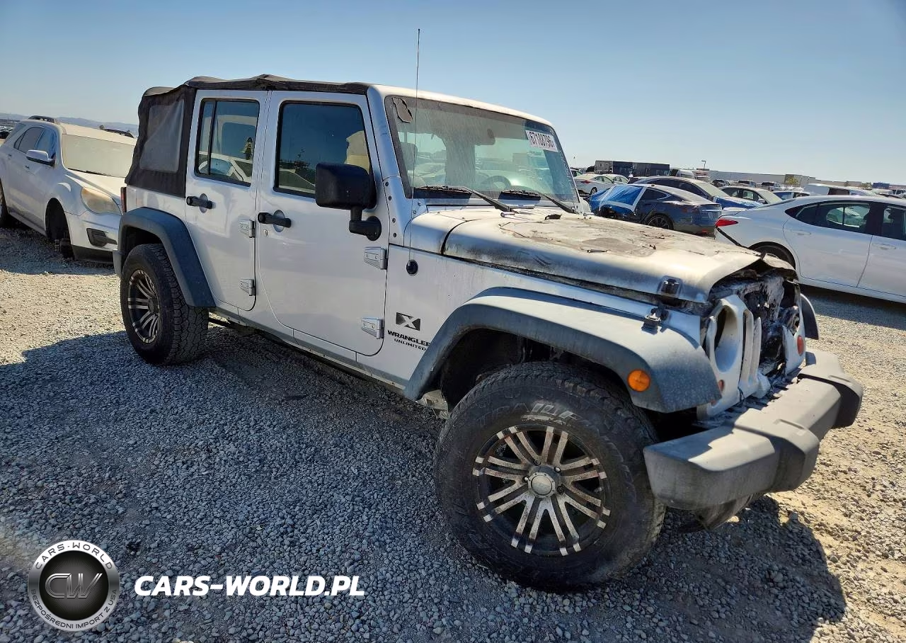 2009 Jeep Wrangler Unlimited X VIN:1J4GB39189L745252 - 4