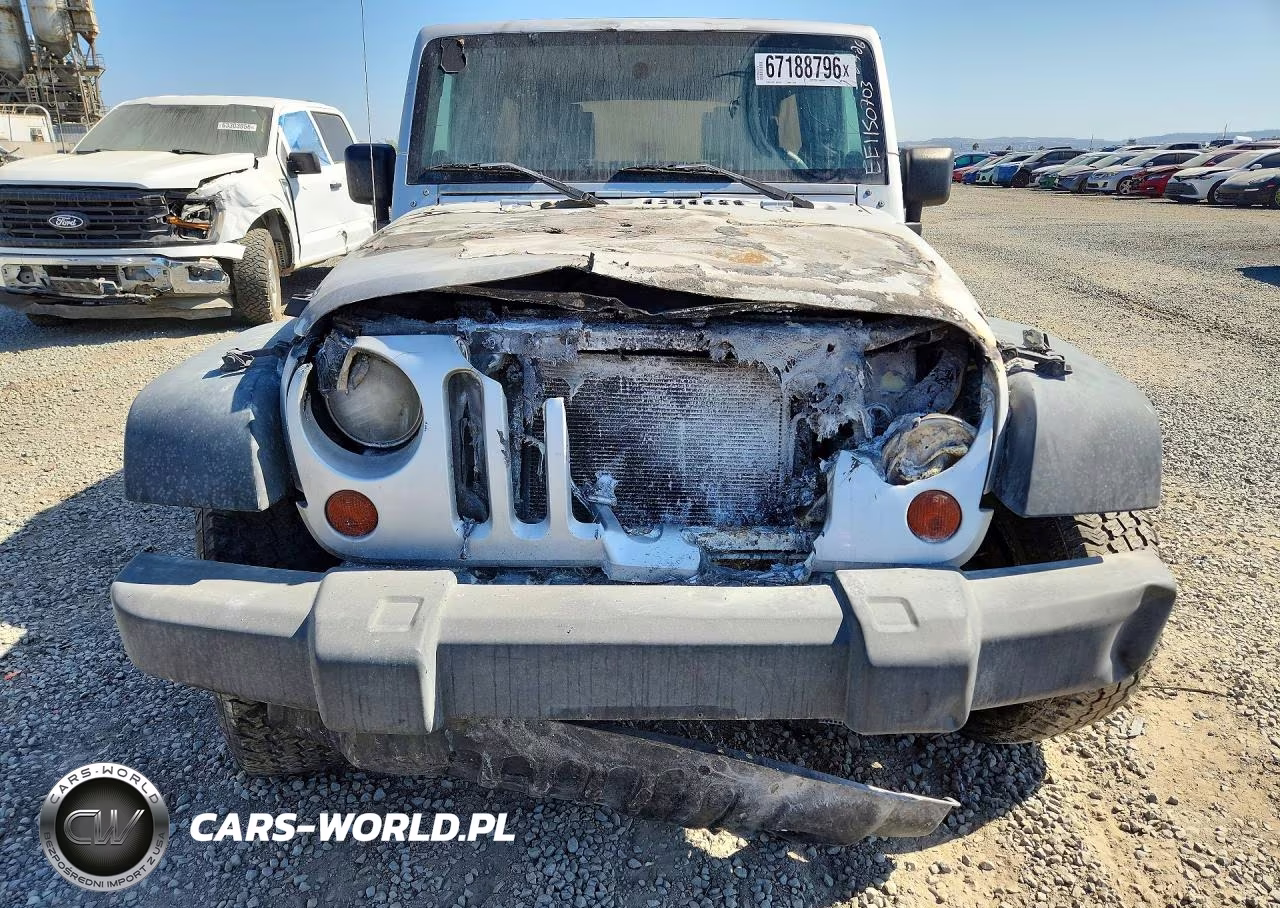 2009 Jeep Wrangler Unlimited X VIN:1J4GB39189L745252 - 5