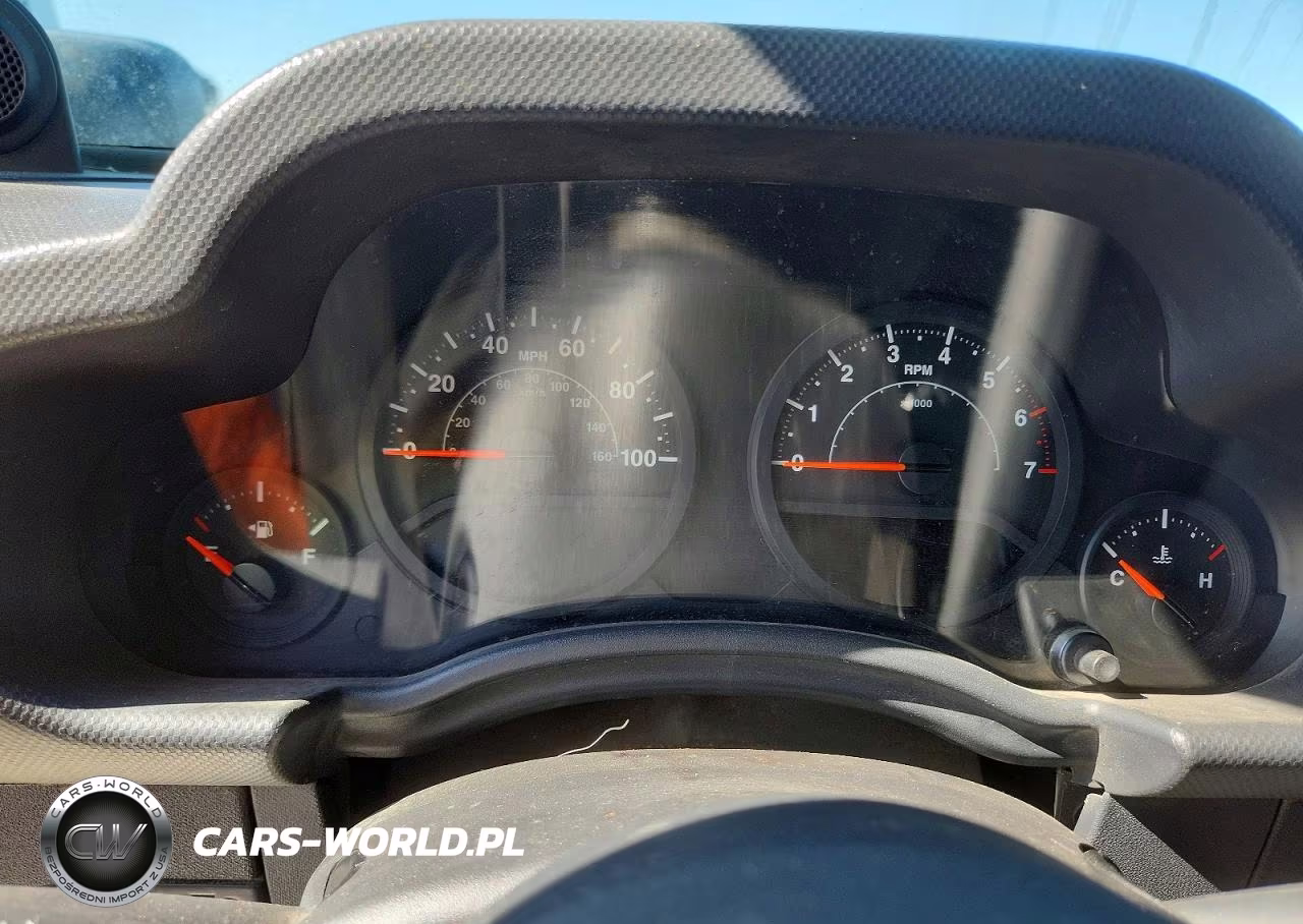 2009 Jeep Wrangler Unlimited X VIN:1J4GB39189L745252 - 9
