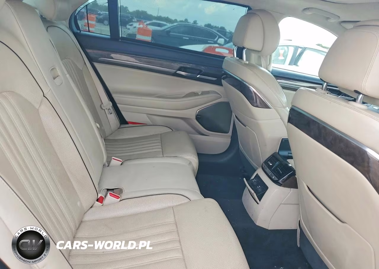 2017 Genesis G90 Premium VIN:KMHG34JA6HU026302 - 10