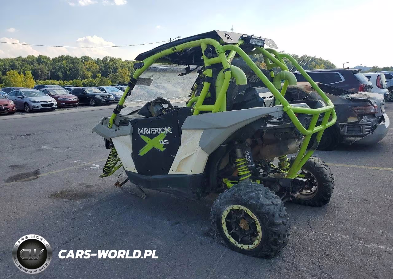 2015 Can-Am Maverick Utility Vehicle VIN:3JBPDAR2XFJ003639 - 3