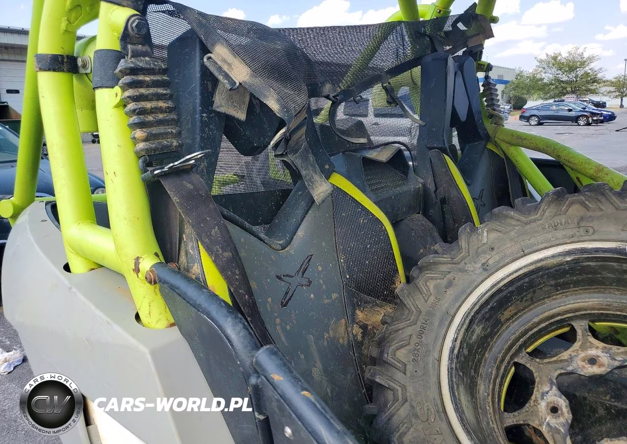 2015 Can-Am Maverick Utility Vehicle VIN:3JBPDAR2XFJ003639 - 6