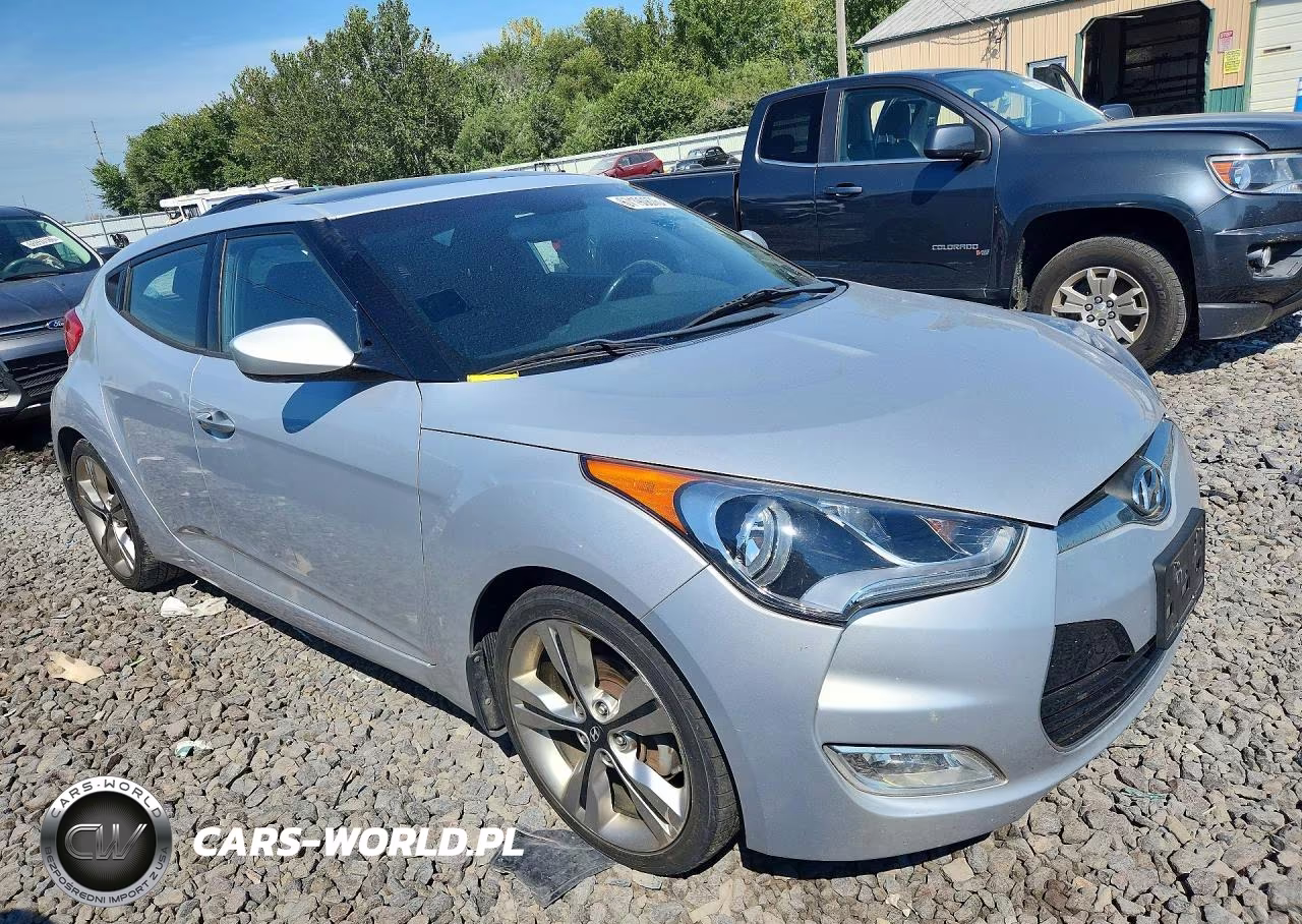 2017 Hyundai Veloster Value Edition VIN:KMHTC6ADXHU316658 - 4