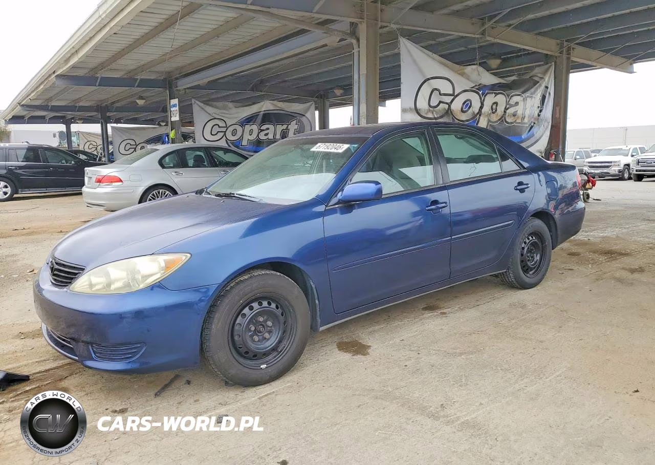2005 Toyota Camry Le