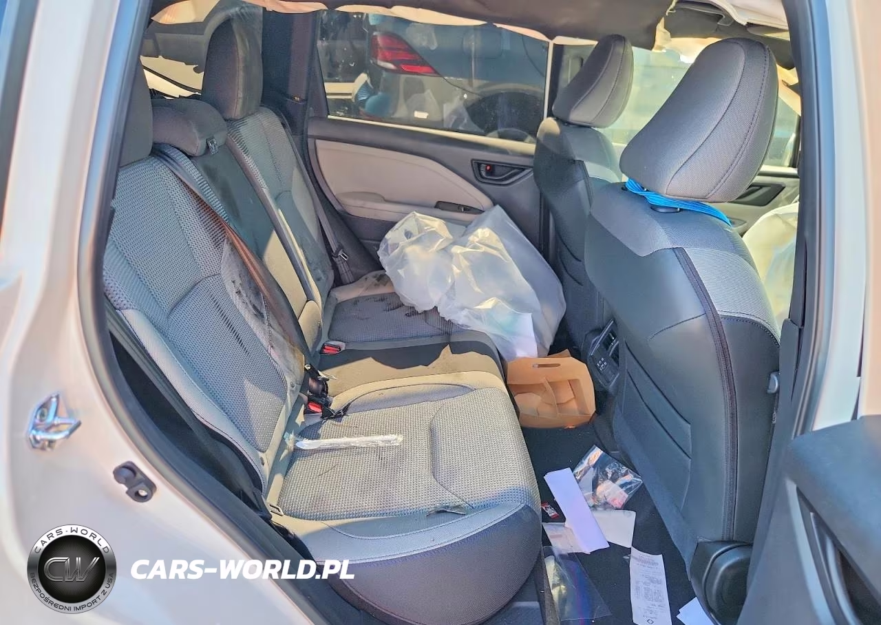2025 Subaru Forester Premium VIN:JF2SLDBCXSH605647 - 11