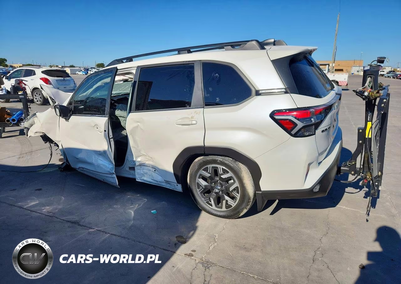 2025 Subaru Forester Premium VIN:JF2SLDBCXSH605647 - 2