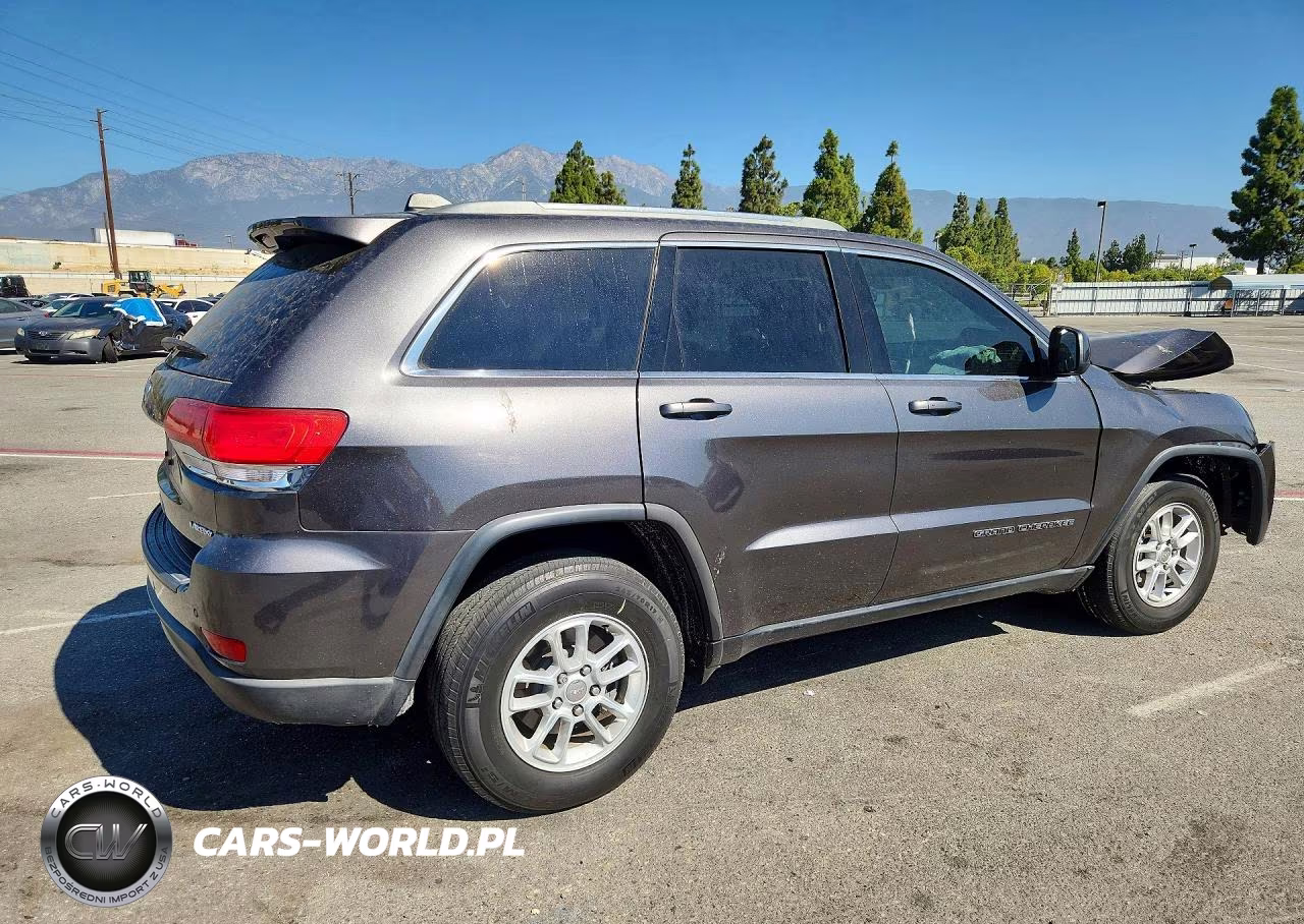 2019 Jeep Grand Cherokee Laredo VIN:1C4RJEAG2KC543638 - 3