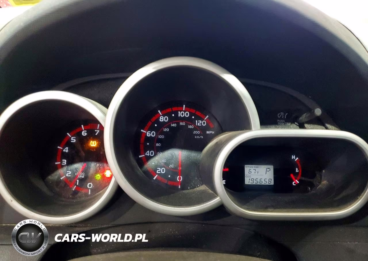 2010 Toyota Matrix Base VIN:2T1KU4EE2AC343697 - 9