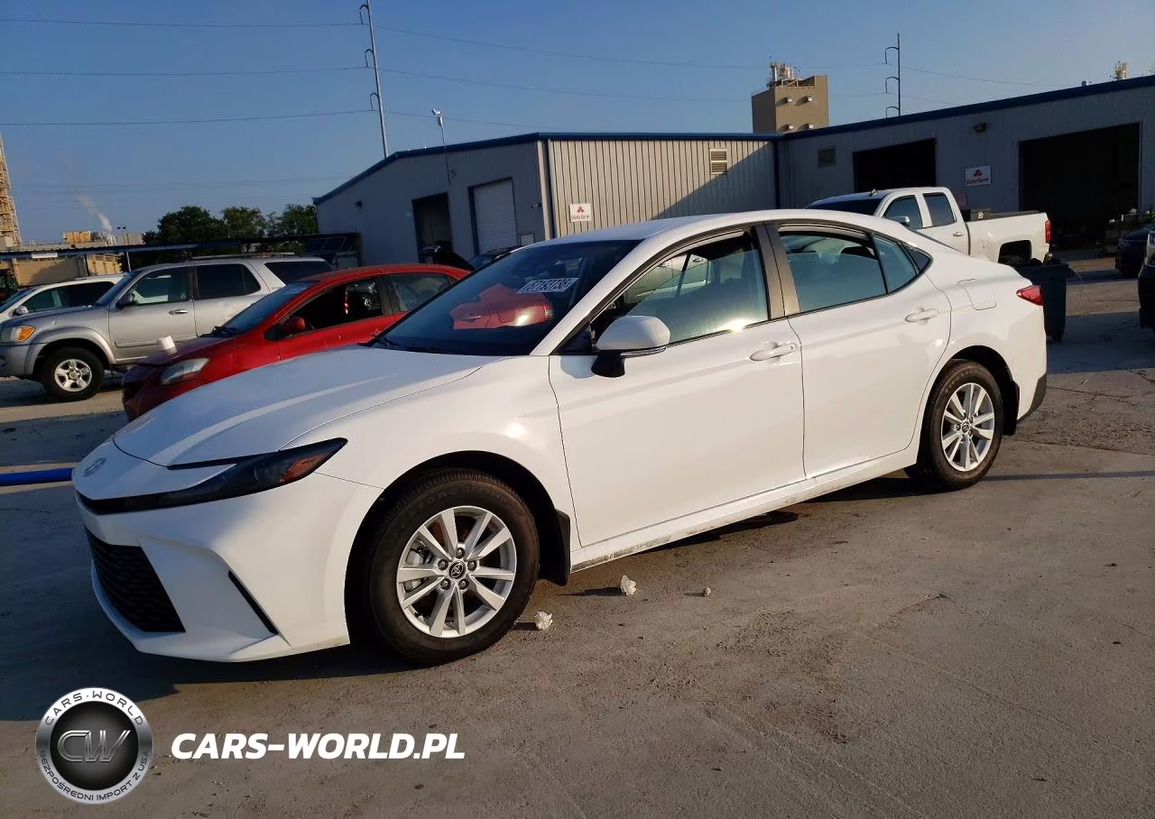 2026 Toyota Camry Le VIN:4T1DAACKXTU753559 - 1