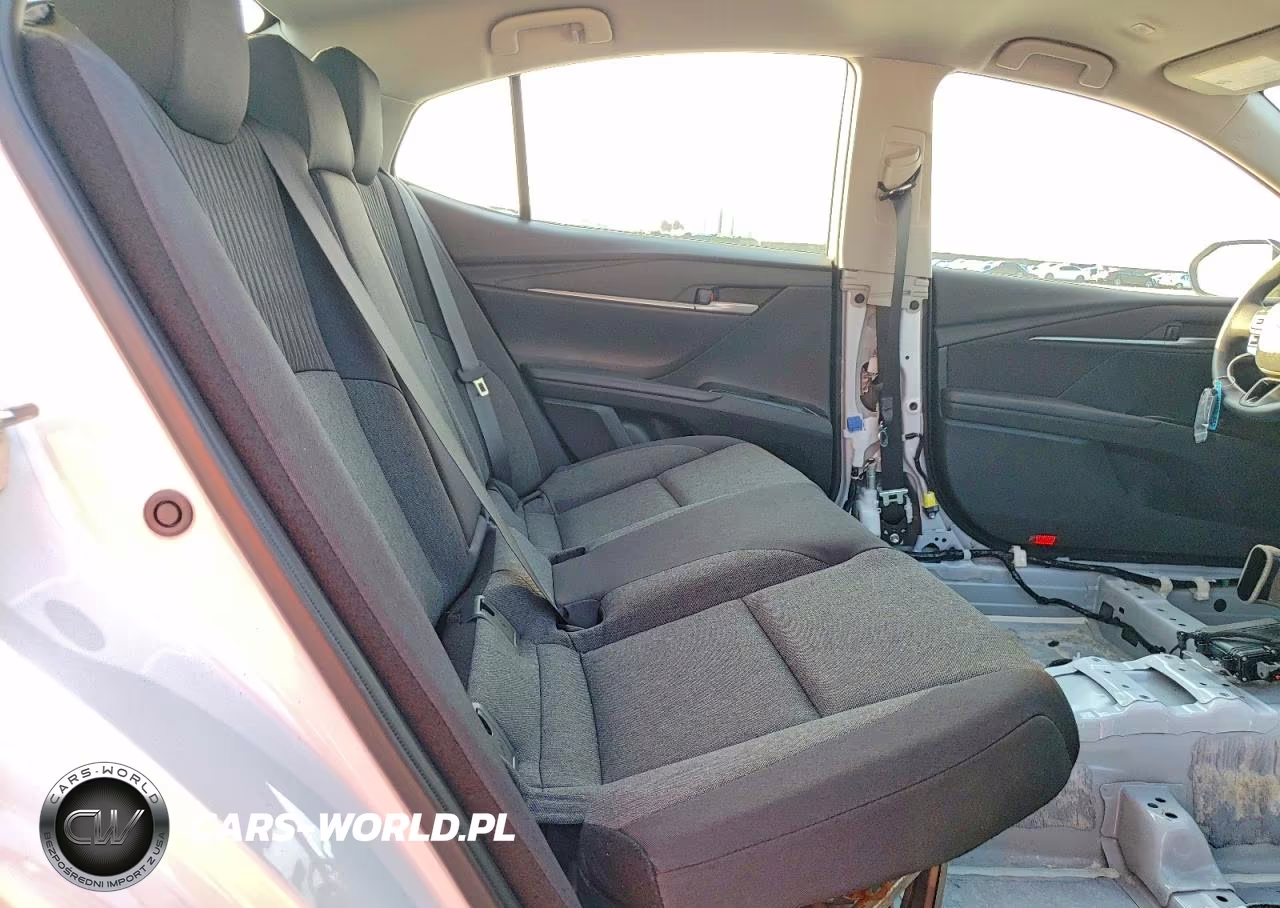 2026 Toyota Camry Le VIN:4T1DAACKXTU753559 - 10