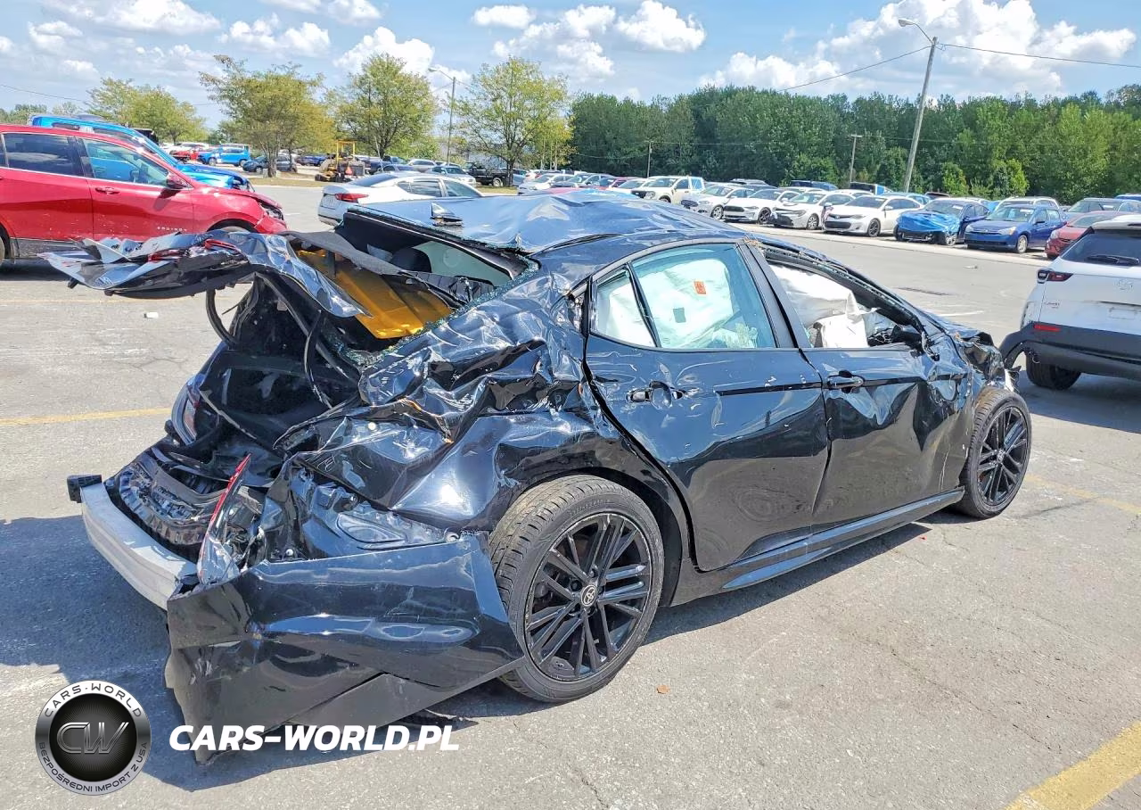 2025 Toyota Camry Se VIN:4T1DAACKXSU588143 - 3