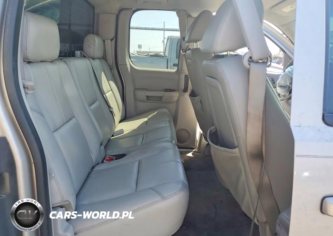 2008 Chevrolet Silverado C1500 VIN:2GCEC190081204139 - 10