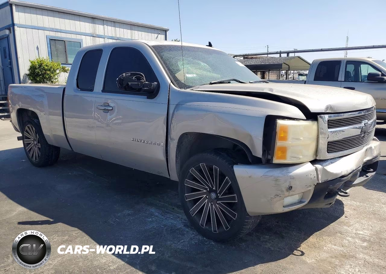 2008 Chevrolet Silverado C1500 VIN:2GCEC190081204139 - 4