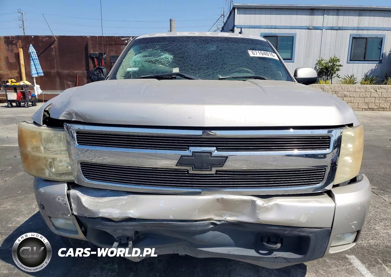 2008 Chevrolet Silverado C1500 VIN:2GCEC190081204139 - 5