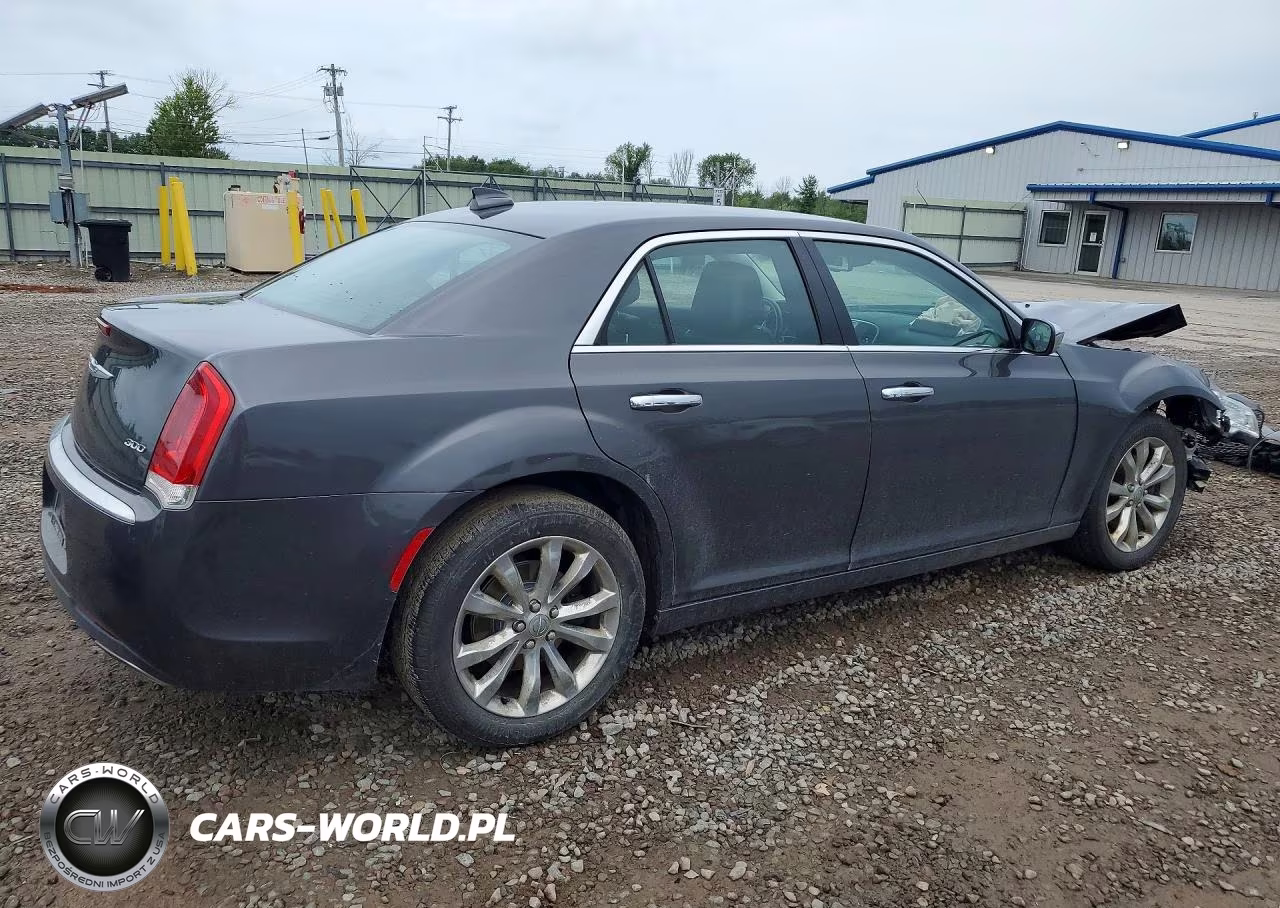 2018 Chrysler 300 Limited VIN:2C3CCAKG8JH137788 - 3