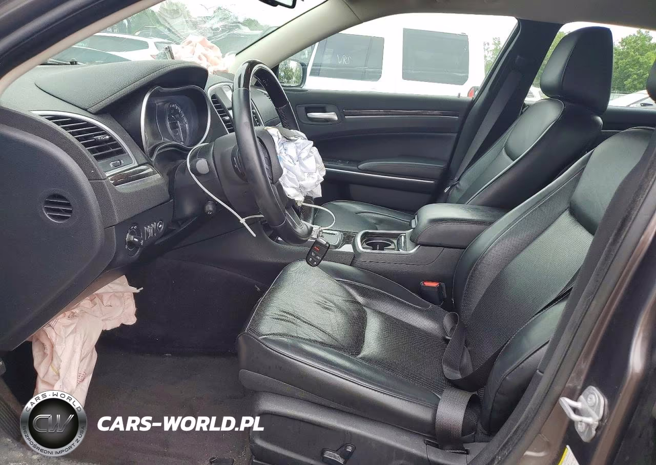 2018 Chrysler 300 Limited VIN:2C3CCAKG8JH137788 - 7
