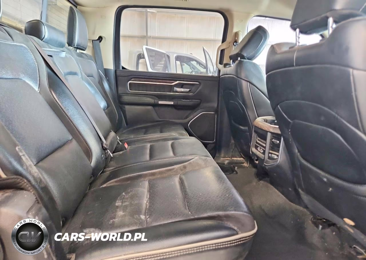 2020 Ram 1500 Laramie VIN:1C6SRFJT7LN414045 - 10