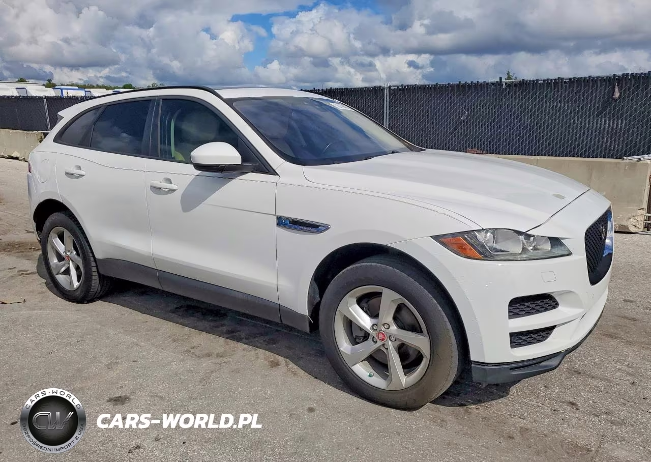 2017 Jaguar F-Pace Premium VIN:SADCJ2BV4HA067080 - 4