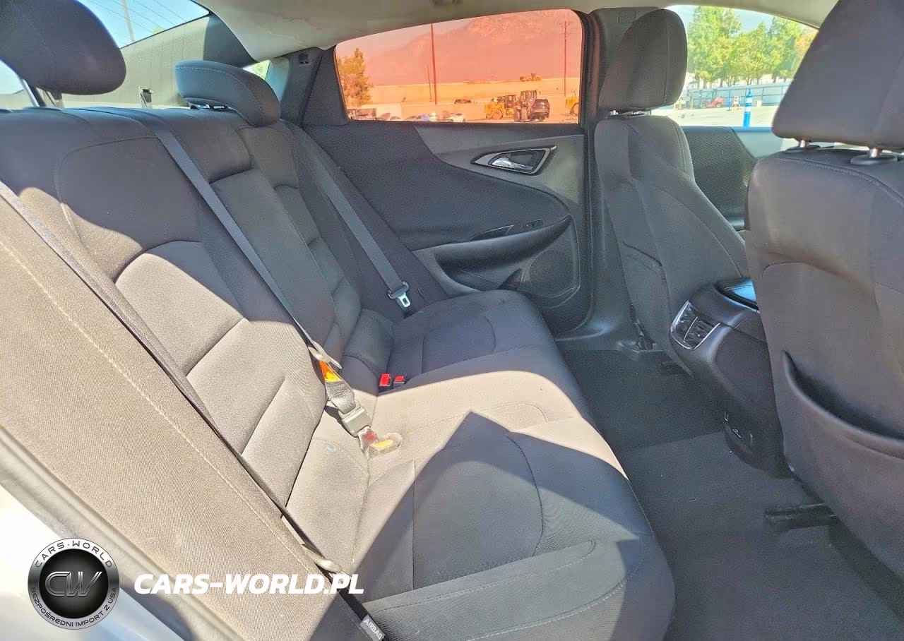 2018 Chevrolet Malibu Lt VIN:1G1ZD5ST4JF177545 - 10