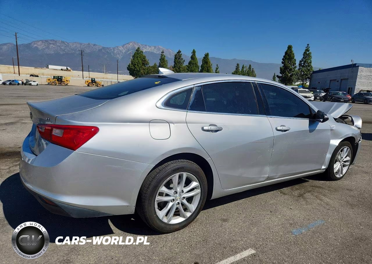 2018 Chevrolet Malibu Lt VIN:1G1ZD5ST4JF177545 - 3