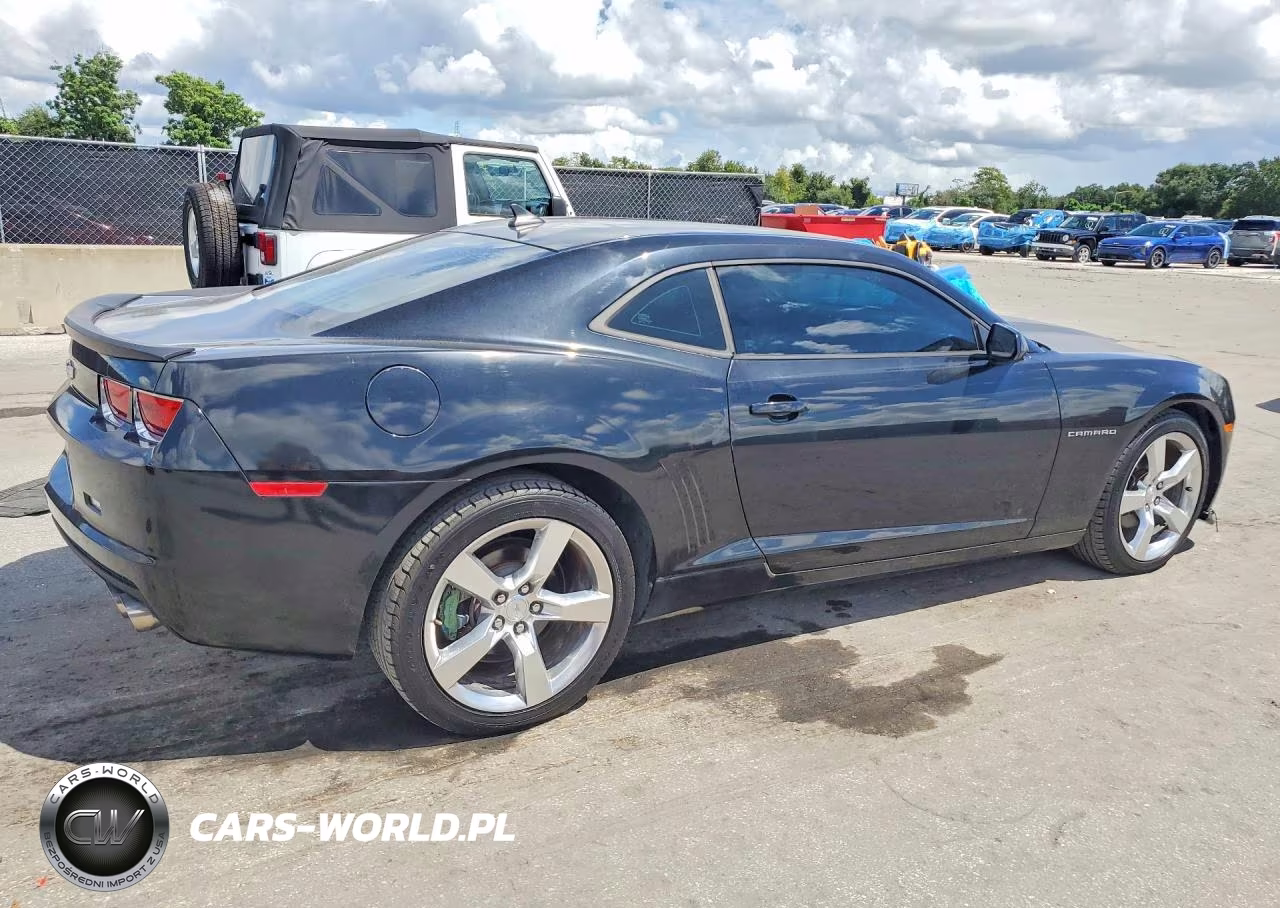 2013 Chevrolet Camaro Ls VIN:2G1FA1E35D9144180 - 3