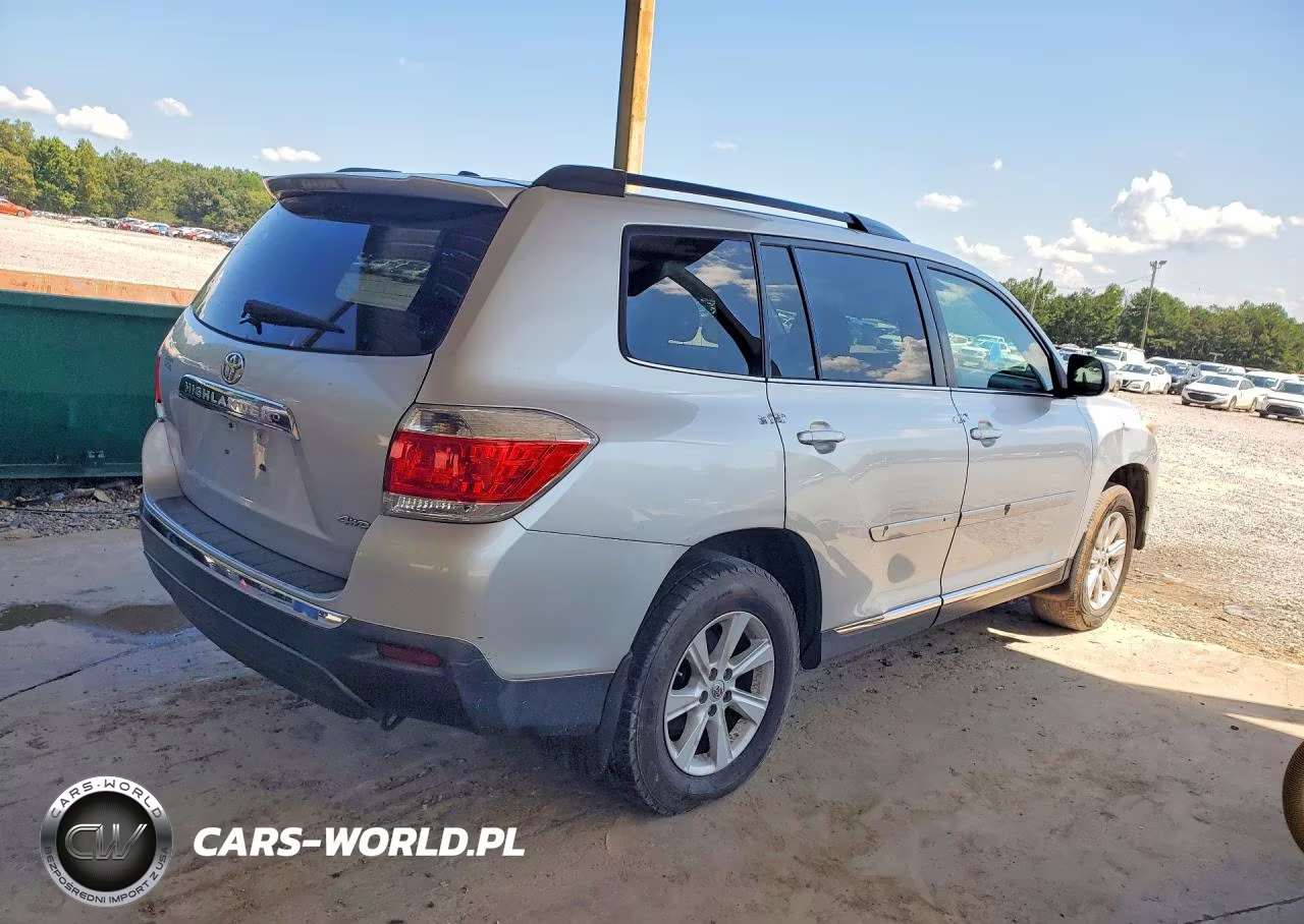 2013 Toyota Highlander Base VIN:5TDBK3EH1DS277116 - 3