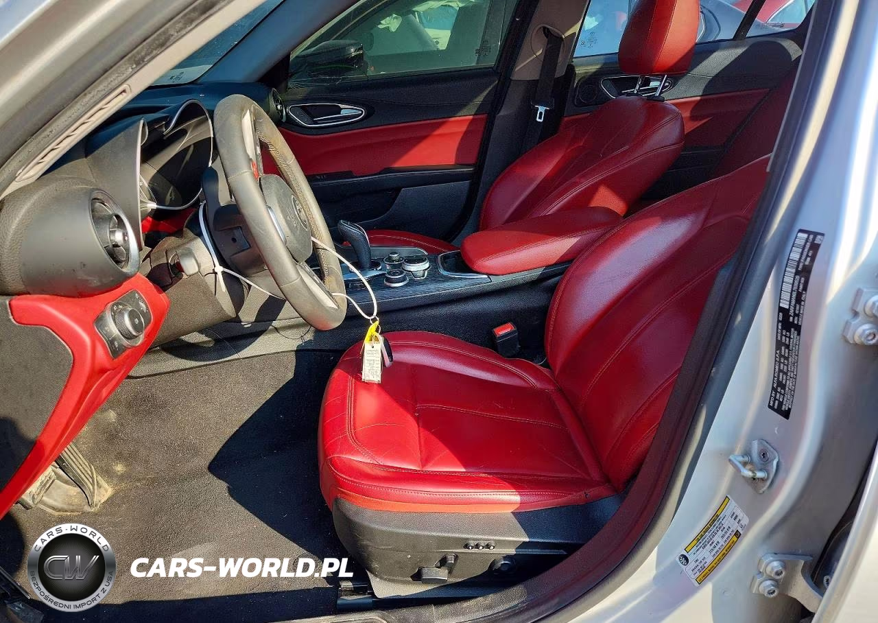 2020 Alfa Romeo Giulia VIN:ZARFAMAN0L7630529 - 7