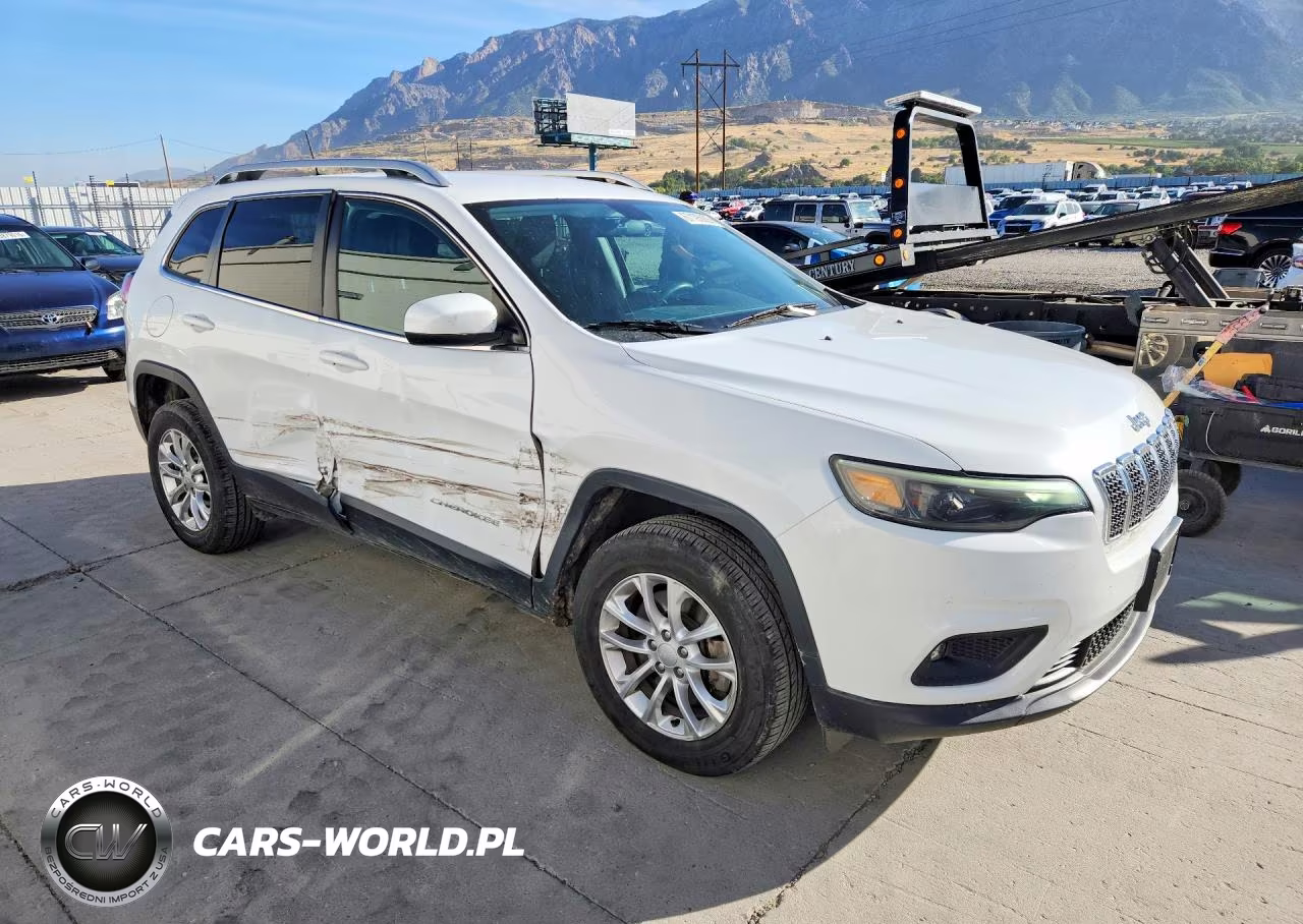 2019 Jeep Cherokee Latitude VIN:1C4PJMCX3KD342856 - 4