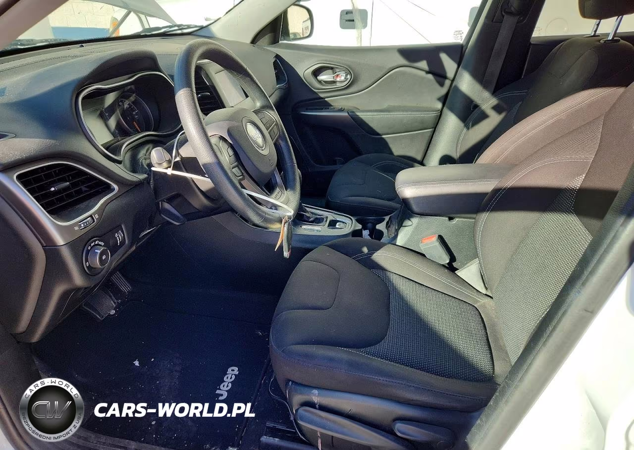 2019 Jeep Cherokee Latitude VIN:1C4PJMCX3KD342856 - 7